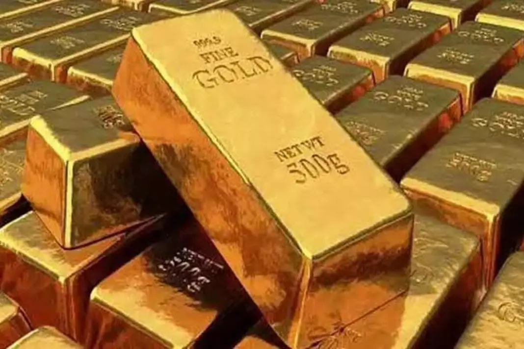 Gold Rate Today: Yellow metal slips while silver goes on increasing; check current rates in your city