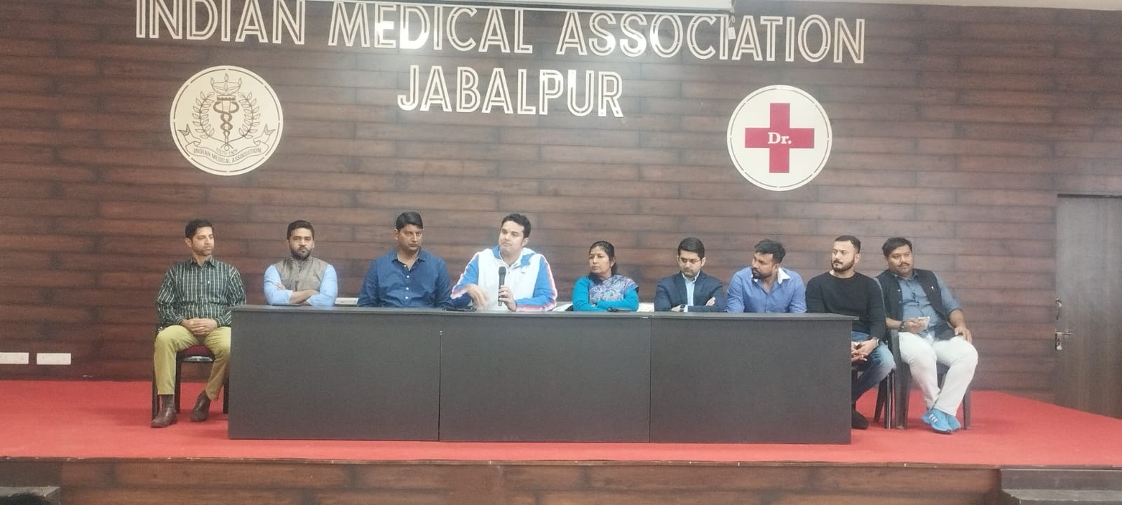 जबलपुर में निजी अस्पताल और एंबुलेंस संचालकों के खिलाफ इंडियन मेडिकल एसोसिएशन हुआ एकजुट