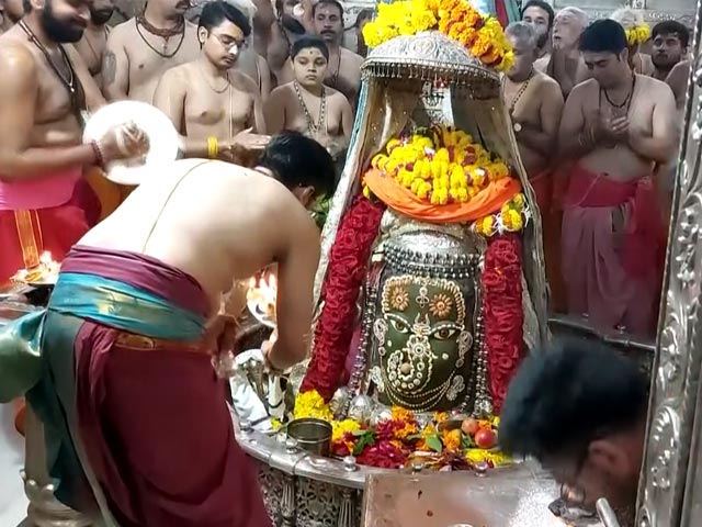 महाकालेश्वर मंदिर में भस्म आरती के दौरान गर्भगृह में लगी आग 